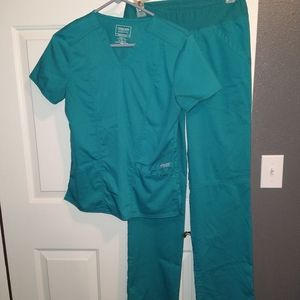 Cherokee Workwear Scrub Set